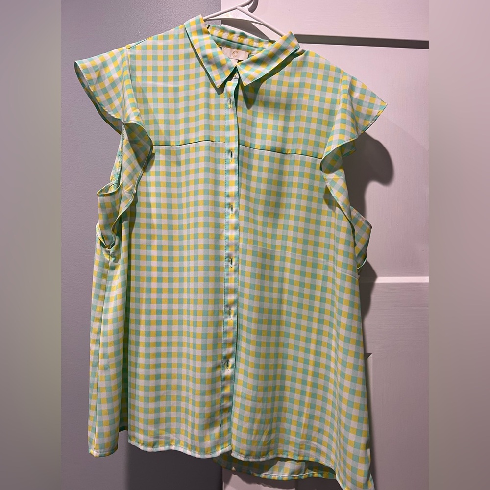Charming Charlie flutter sleeve blouse